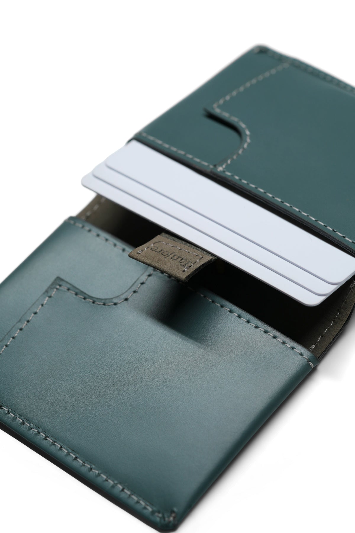 Compact Sleeve