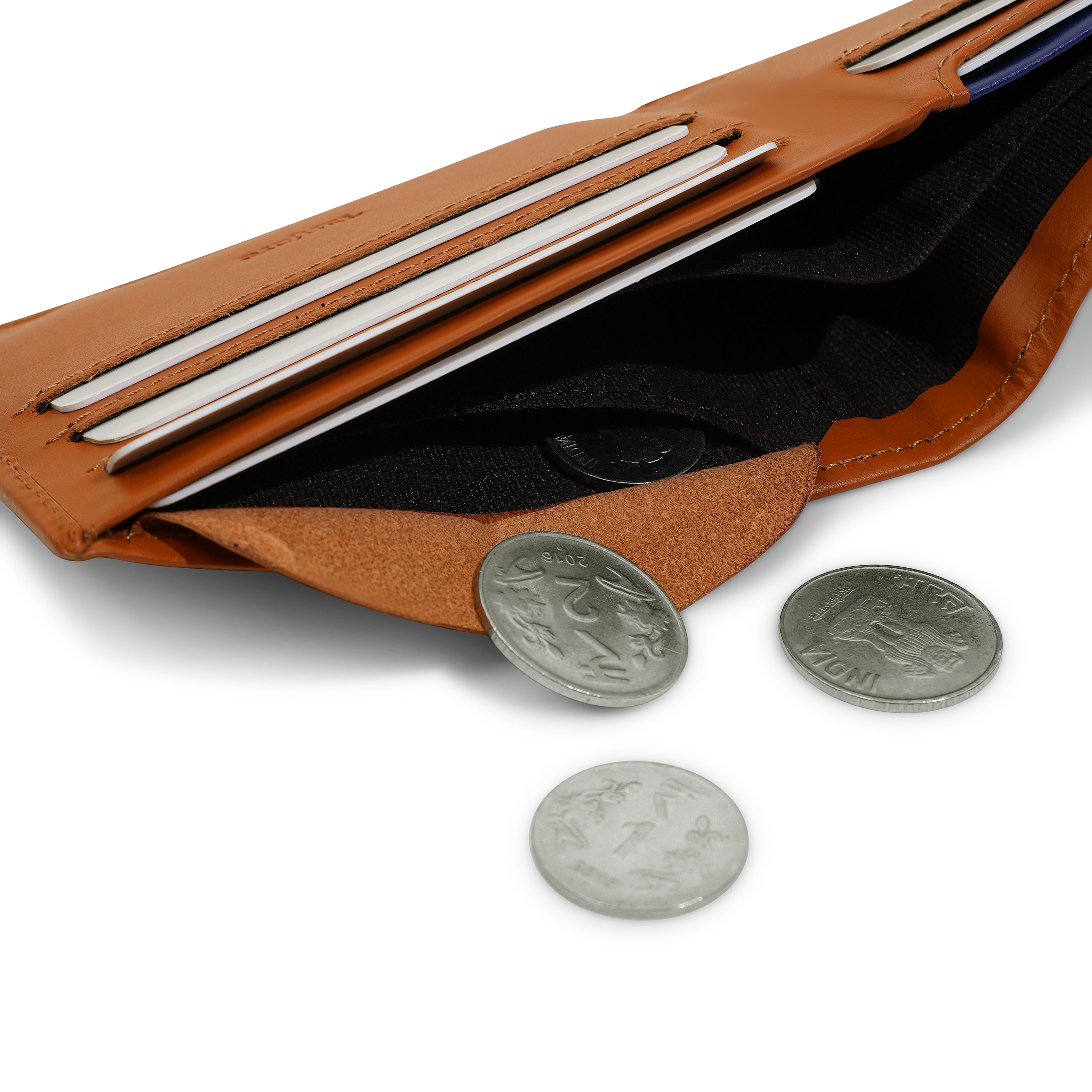 Close-up of the internal coin pocket in the Modern Classic 2.0 Tan wallet. Functional Full Grain Nappa Leather design ensuring secure storage with a Slim Profile.